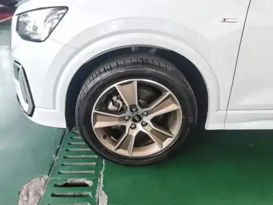 Audi Q2L 2024 (11200 км)