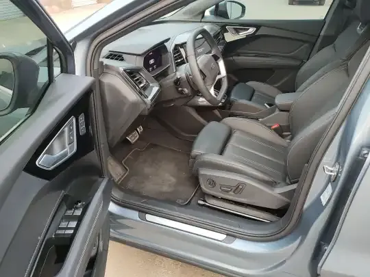 Audi Q4 e-tron 2024 (5800 км)