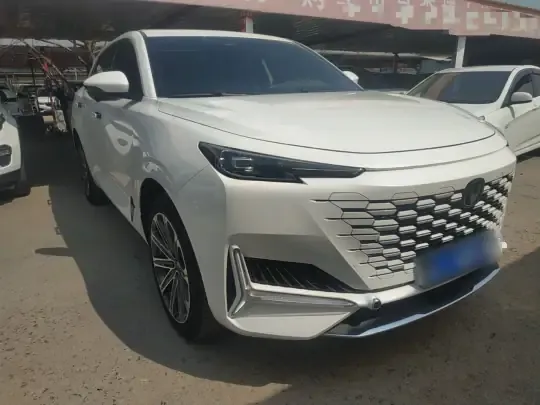 CHANGAN UNI-K 2024 (12600 км)