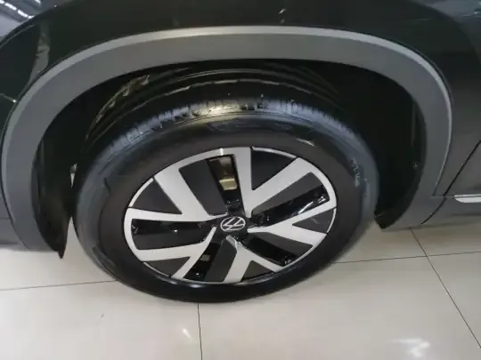 Volkswagen Tayron 2024 (6800 км)