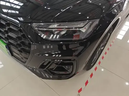Audi Q5L 2024 (18200 км)