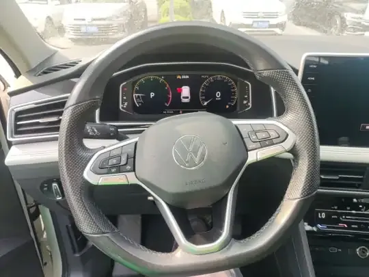 Volkswagen Tiguan L 2024 (86300 км)