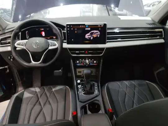 Volkswagen Tiguan L 2024 (11500 км)
