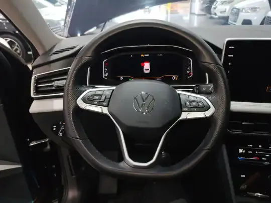 Volkswagen Tiguan L 2024 (11500 км)
