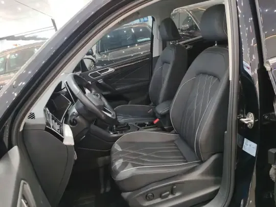 Volkswagen Tiguan L 2024 (11500 км)