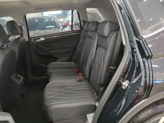 Volkswagen Tiguan L 2024 (11500 км)