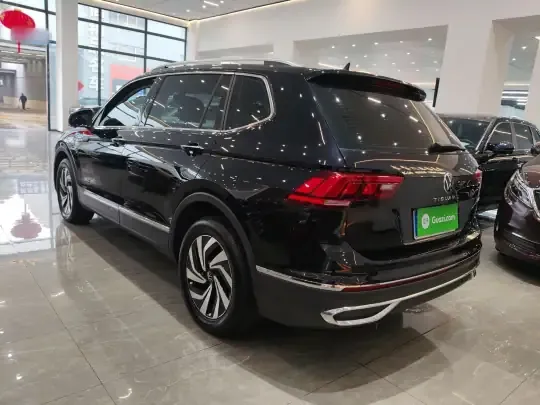 Volkswagen Tiguan L 2024 (11500 км)