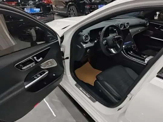 Mercedes-Benz C-Class 2024 (26400 км)