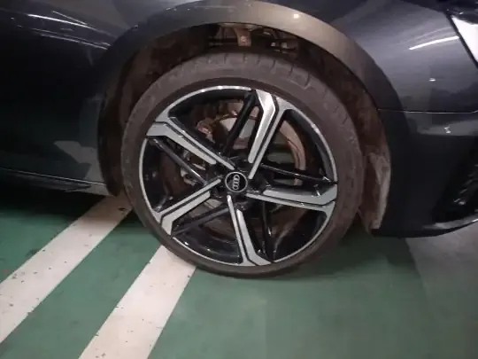 Audi A4L 2024 (8400 км)