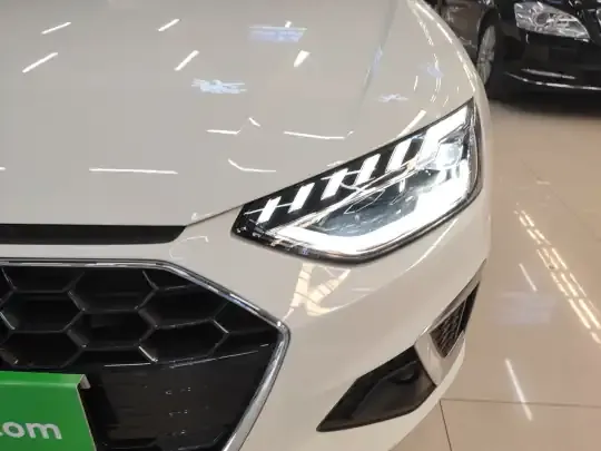 Audi A4L 2024 (29700 км)