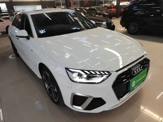 Audi A4L 2024 (29700 км)