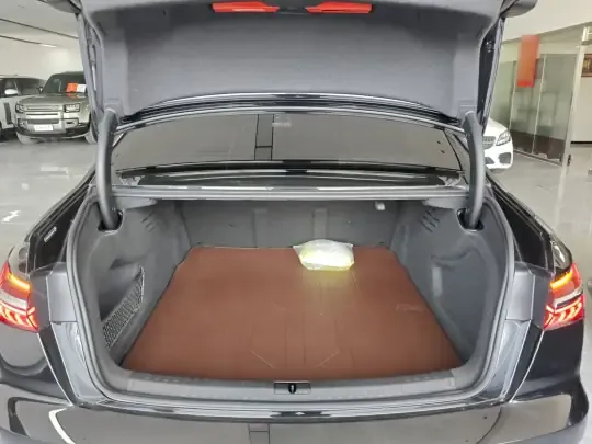 Audi A6L 2024 (26700 км)