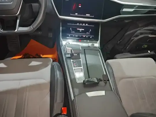 Audi A6L 2024 (15000 км)