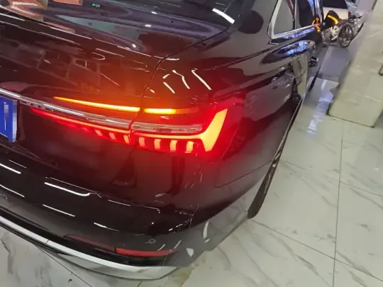 Audi A6L 2024 (27300 км)