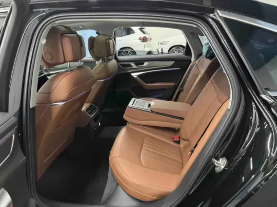 Audi A6L 2024 (25300 км)