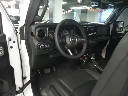 Jeep Wrangler 2024 (3200 км)