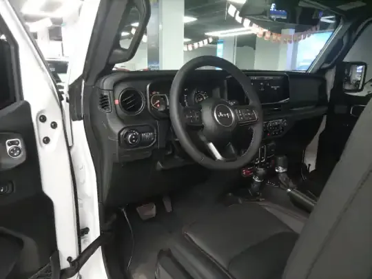 Jeep Wrangler 2024 (3200 км)