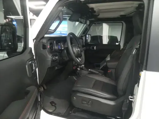 Jeep Wrangler 2024 (3200 км)