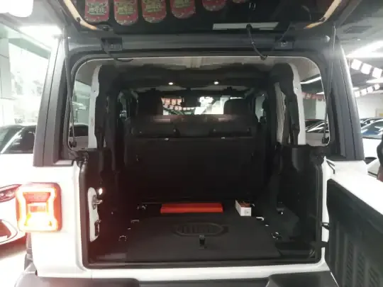 Jeep Wrangler 2024 (3200 км)