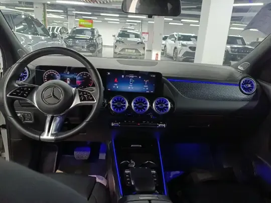 Mercedes-Benz GLA 2024 (11000 км)