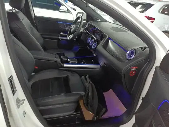 Mercedes-Benz GLA 2024 (11000 км)
