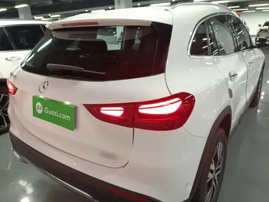 Mercedes-Benz GLA 2024 (11000 км)