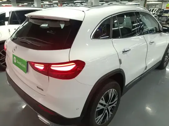 Mercedes-Benz GLA 2024 (11000 км)