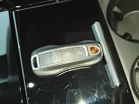 Porsche Panamera 2024 (3800 км)