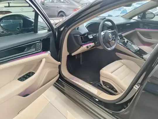 Porsche Panamera 2024 (3800 км)