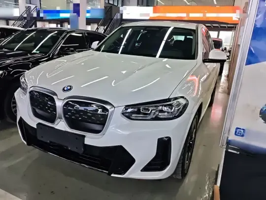 BMW iX3 2023 (36600 км)