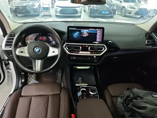 BMW iX3 2023 (36600 км)