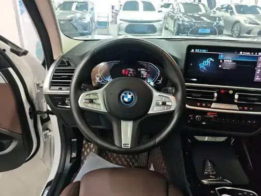 BMW iX3 2023 (36600 км)
