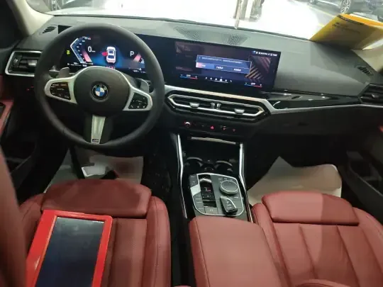 BMW 3 Series 2024 (15200 км)