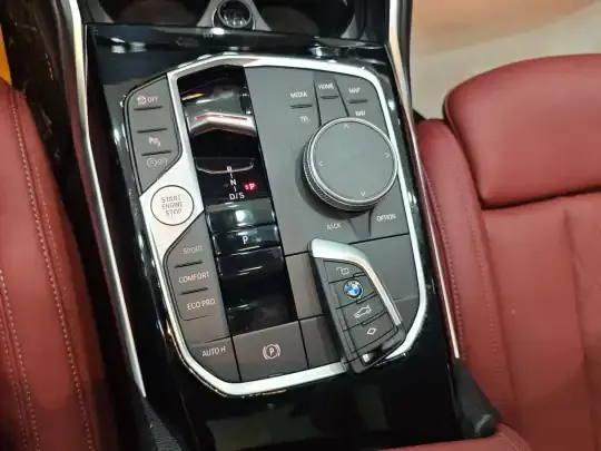 BMW 3 Series 2024 (15200 км)