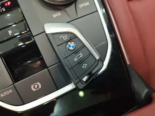 BMW 3 Series 2024 (15200 км)