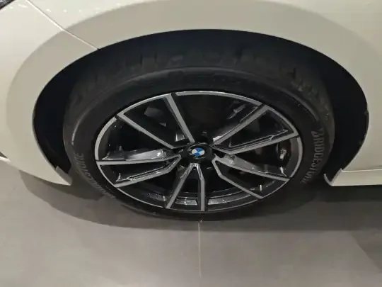 BMW 3 Series 2024 (15200 км)