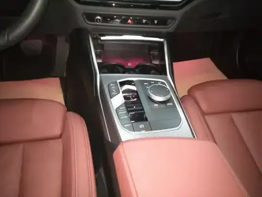 BMW 3 Series 2024 (16600 км)