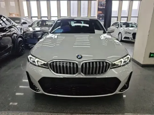 BMW 3 Series 2024 (26800 км)