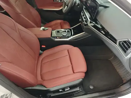 BMW 3 Series 2024 (26800 км)