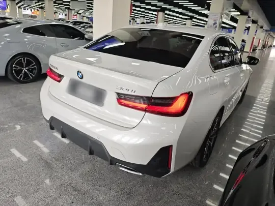 BMW 3 Series 2024 (26800 км)