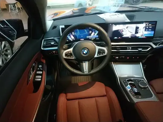 BMW i3 2024 (10300 км)