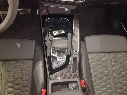 Audi RS 4 2024 (10700 км)