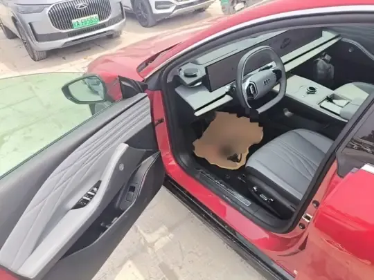 Geely Galaxy E8 2024 (34200 км)