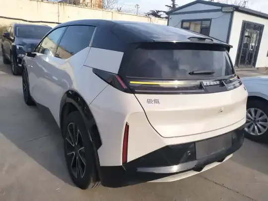 Zeekr X 2024 (5600 км)