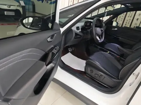 Volkswagen ID.3 2024 (34200 км)