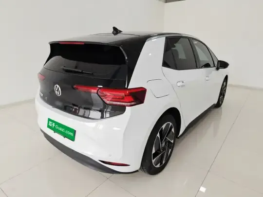 Volkswagen ID.3 2024 (34200 км)