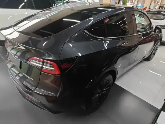Tesla Model Y 2024 (300 км)
