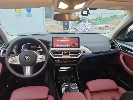 BMW iX3 2024 (11800 км)