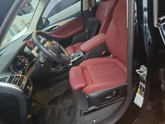 BMW iX3 2024 (11800 км)