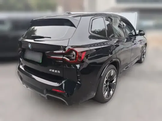 BMW iX3 2024 (11800 км)
